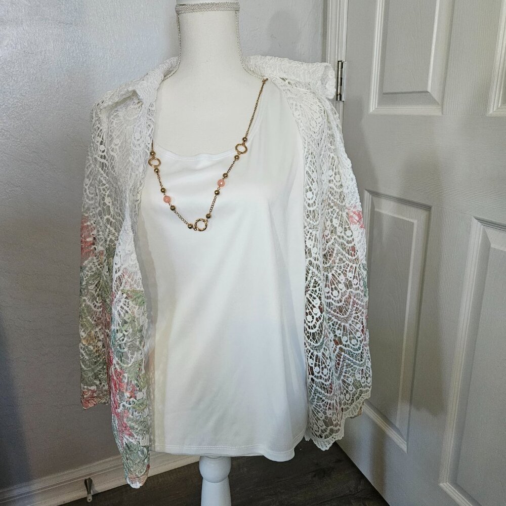 ALFRED DUNNER PETITE XL LACE FLORAL TOP WITH NECKLACE
